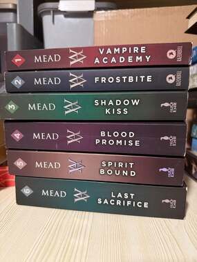 Vampire Academy Series by Richelle Mead Complete 6 Book Paperback Set